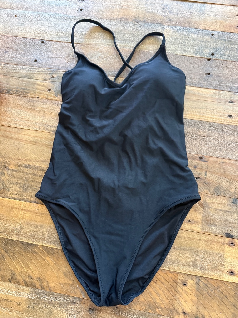 aerie Classic Black Women’s One-Piece Swimsuit – Sleek Cross-Back Design